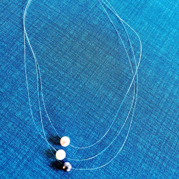 Chic Peter Brams 14K Gold Floating Pearl Necklace - Picture 2 of 7